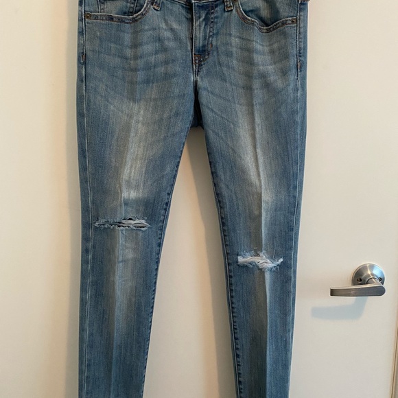 GAP women’s blue jeans mid rise - Picture 4 of 4